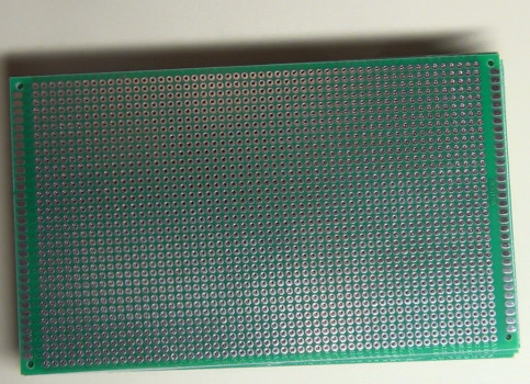 Двусторонняя макетная плата 8х12 см, зеленая
